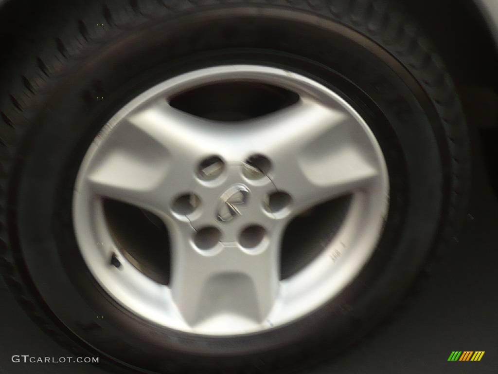 2002 QX4 4x4 - Brilliant Silver Metallic / Graphite photo #25