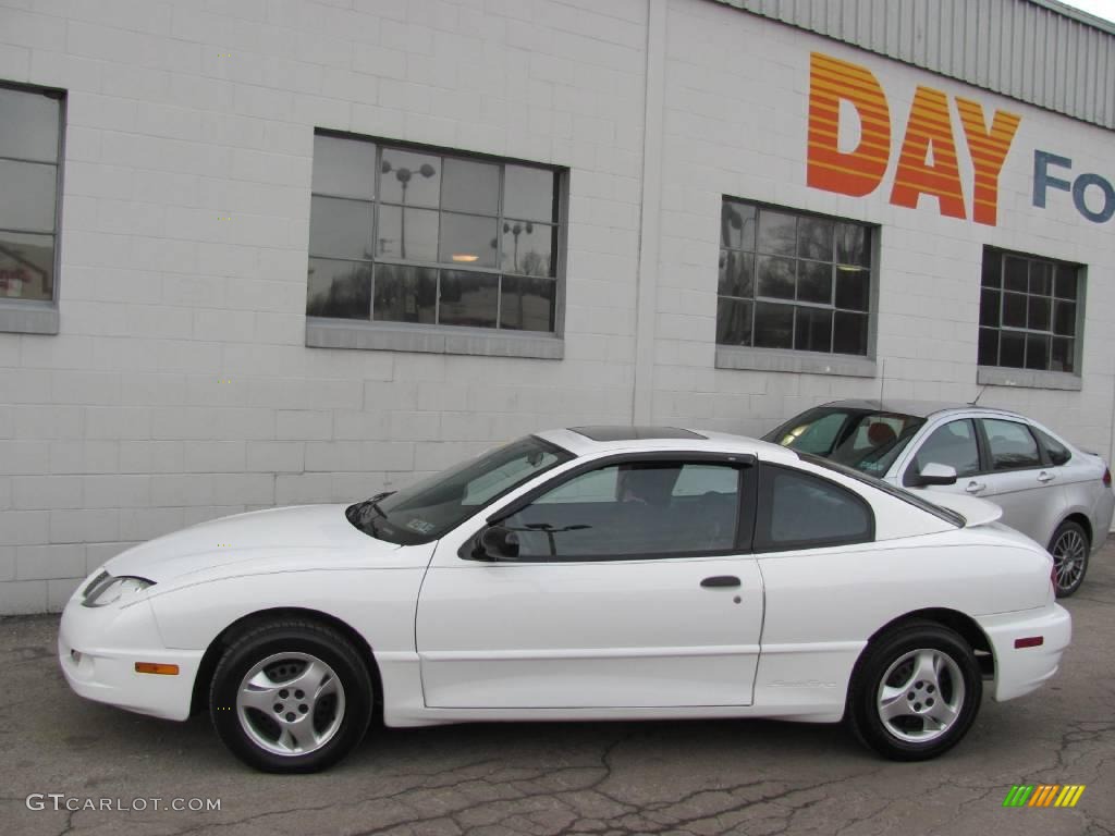 2003 Sunfire  - Summit White / Graphite photo #2