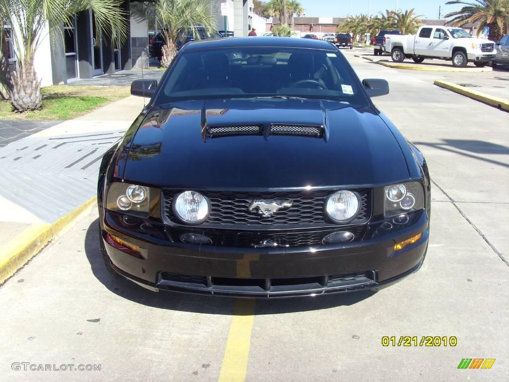 2005 Mustang GT Premium Coupe - Black / Dark Charcoal photo #6