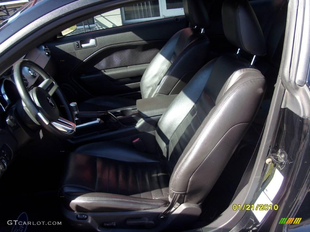 2005 Mustang GT Premium Coupe - Black / Dark Charcoal photo #9