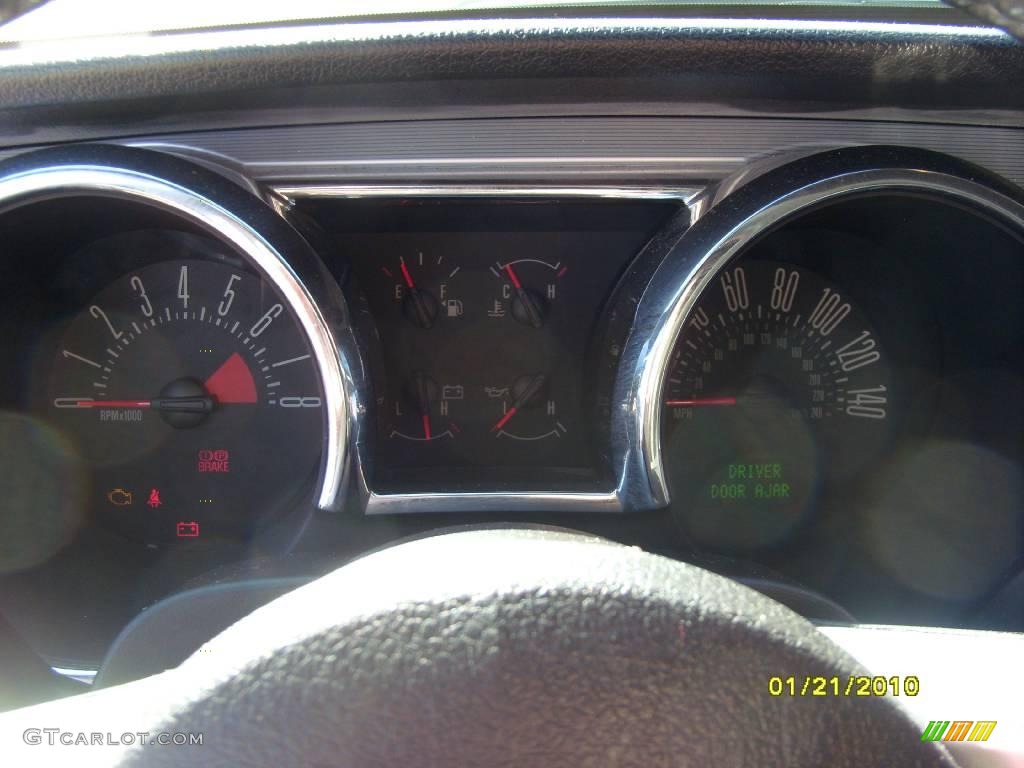 2005 Mustang GT Premium Coupe - Black / Dark Charcoal photo #12