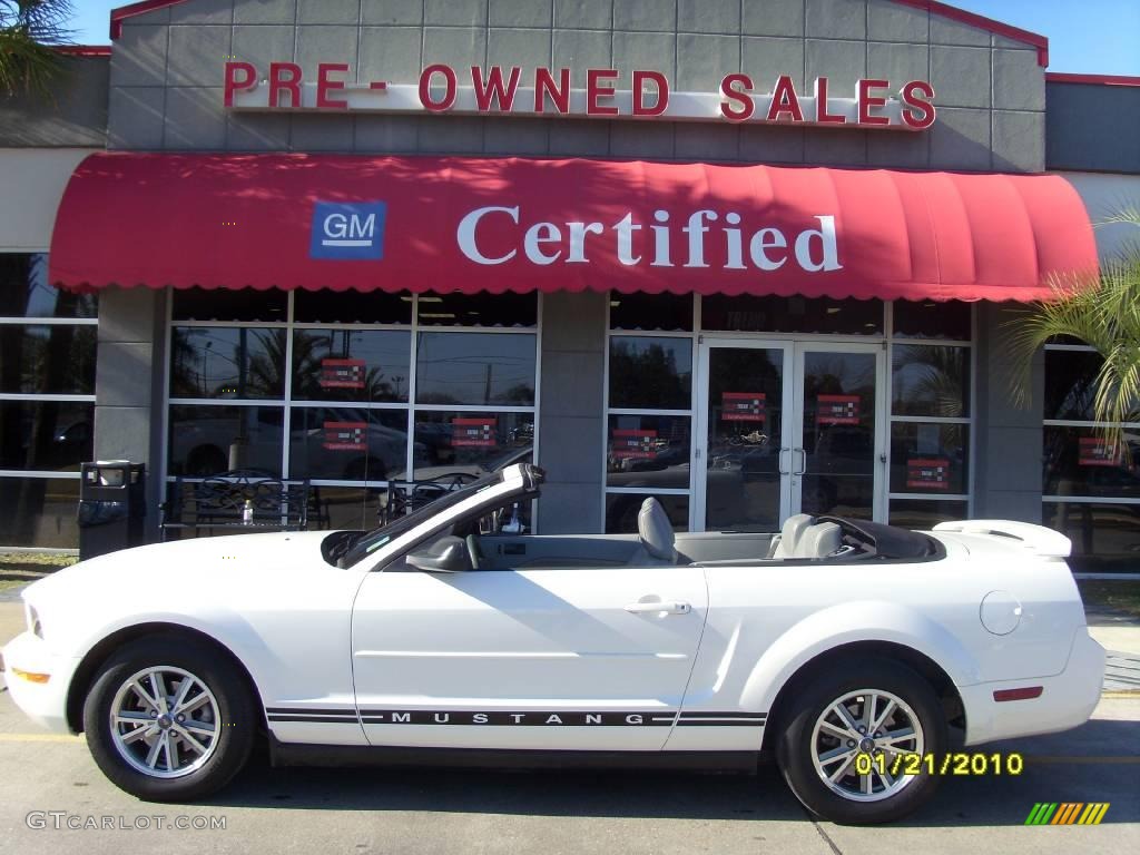 2005 Mustang V6 Premium Convertible - Performance White / Light Graphite photo #2