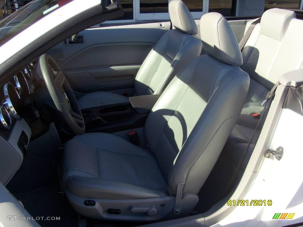 2005 Mustang V6 Premium Convertible - Performance White / Light Graphite photo #14