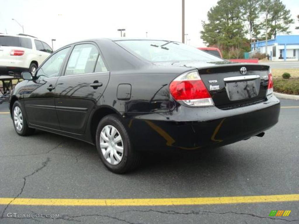 2006 Camry LE - Black / Taupe photo #4