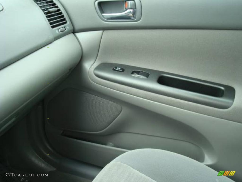 2006 Camry LE - Black / Taupe photo #22
