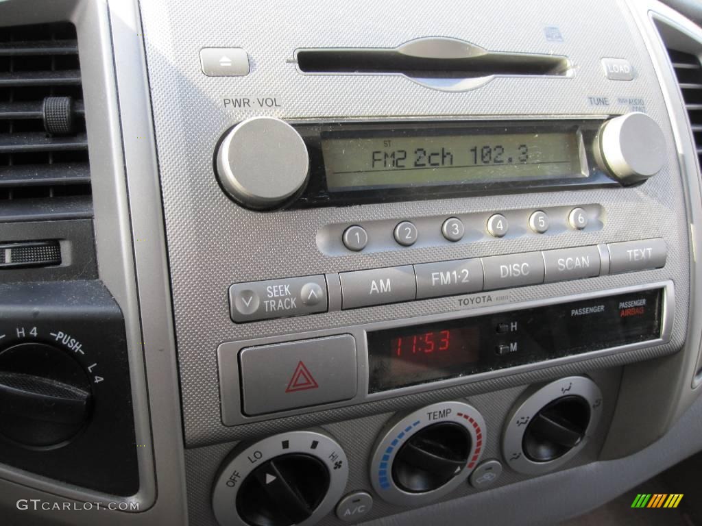 2005 Tacoma V6 TRD Sport Double Cab 4x4 - Super White / Graphite Gray photo #11