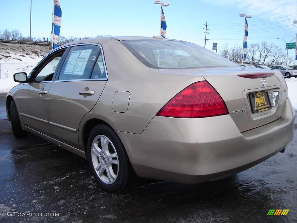 2006 Accord EX-L Sedan - Desert Mist Metallic / Ivory photo #3