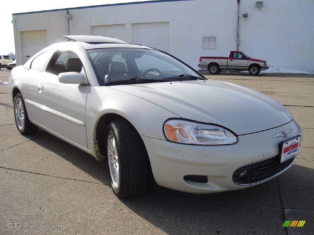 2002 Sebring LXi Coupe - Stone White / Black/Light Gray photo #7