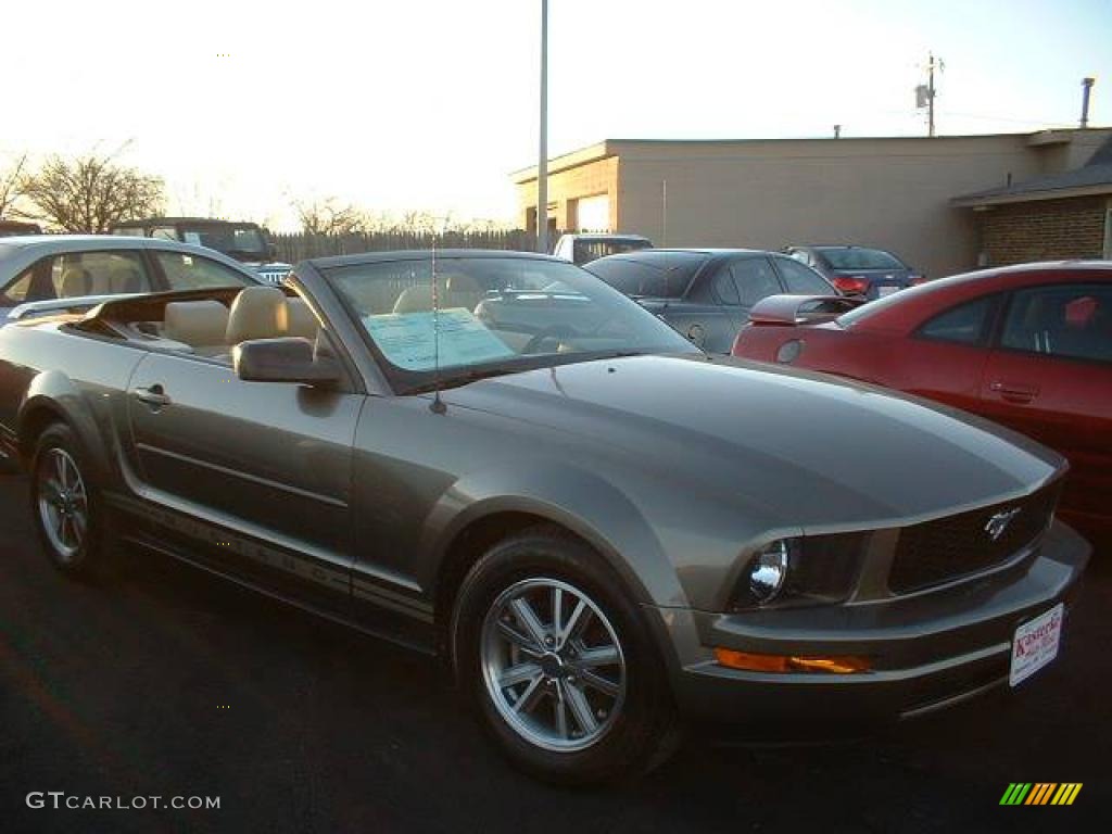 2005 Mustang V6 Premium Convertible - Mineral Grey Metallic / Medium Parchment photo #1