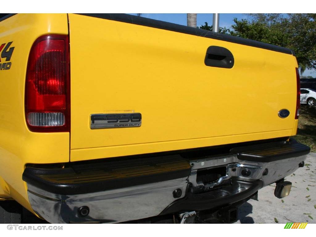 2005 F350 Super Duty FX4 Crew Cab 4x4 - Blazing Yellow / Black photo #17