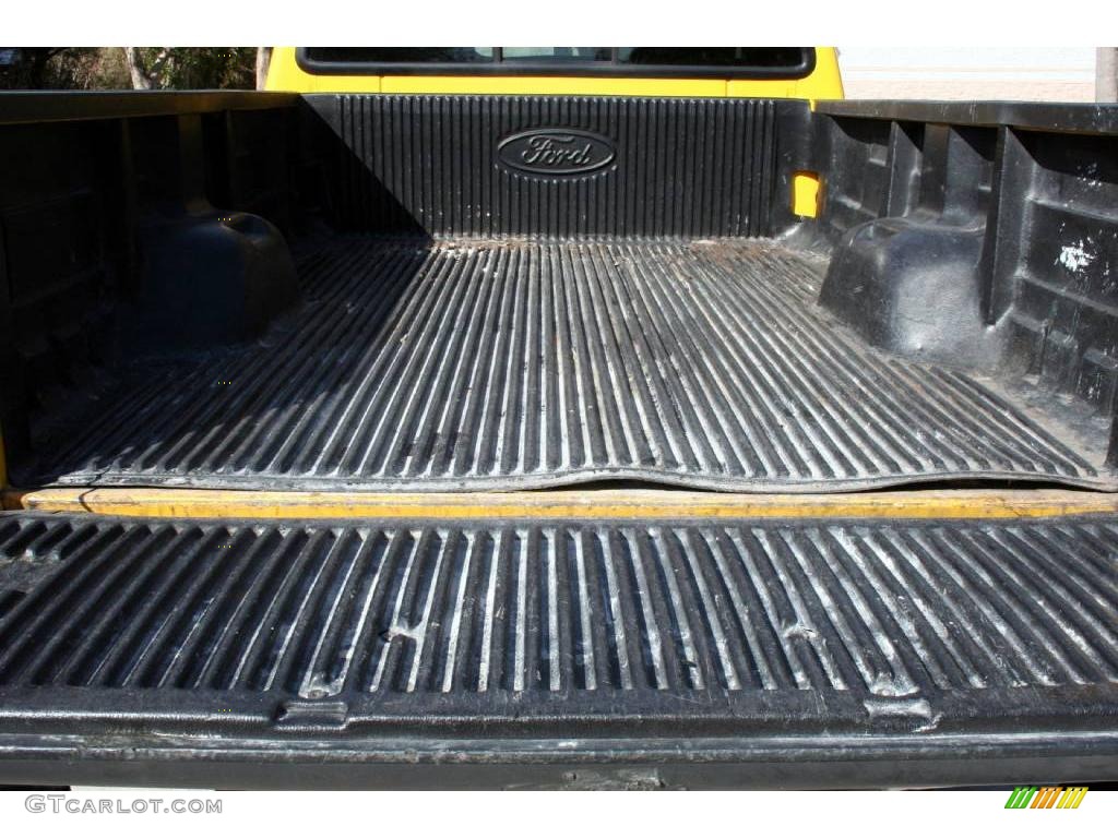 2005 F350 Super Duty FX4 Crew Cab 4x4 - Blazing Yellow / Black photo #21