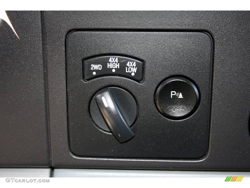 2005 F350 Super Duty FX4 Crew Cab 4x4 - Blazing Yellow / Black photo #75