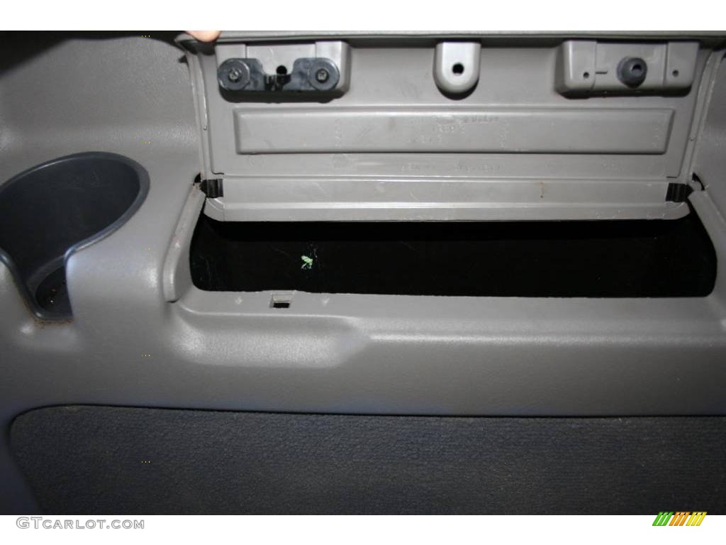 2005 Astro Passenger Van - Dark Carmine Red Metallic / Medium Gray photo #66