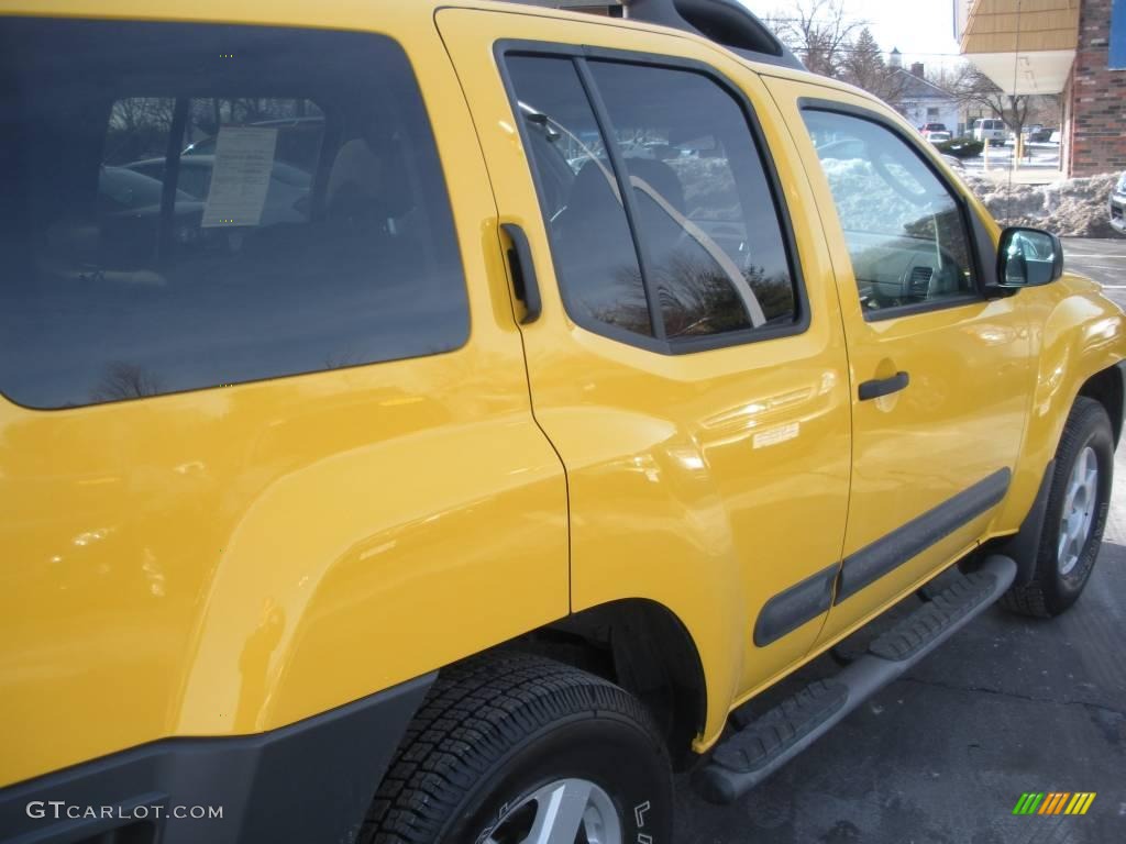 2005 Xterra S 4x4 - Solar Yellow / Steel/Graphite photo #5
