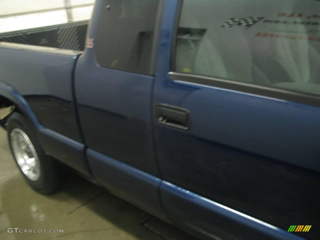 2000 Sonoma SLS Sport Extended Cab - Indigo Blue Metallic / Graphite photo #34