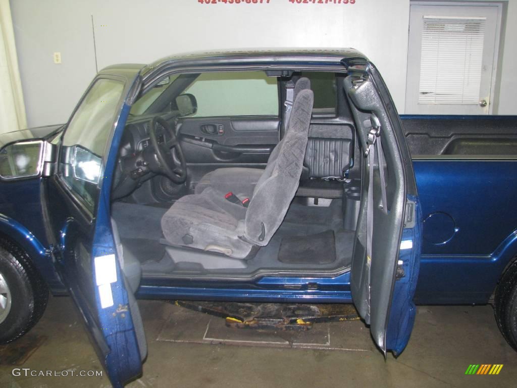 2000 Sonoma SLS Sport Extended Cab - Indigo Blue Metallic / Graphite photo #35