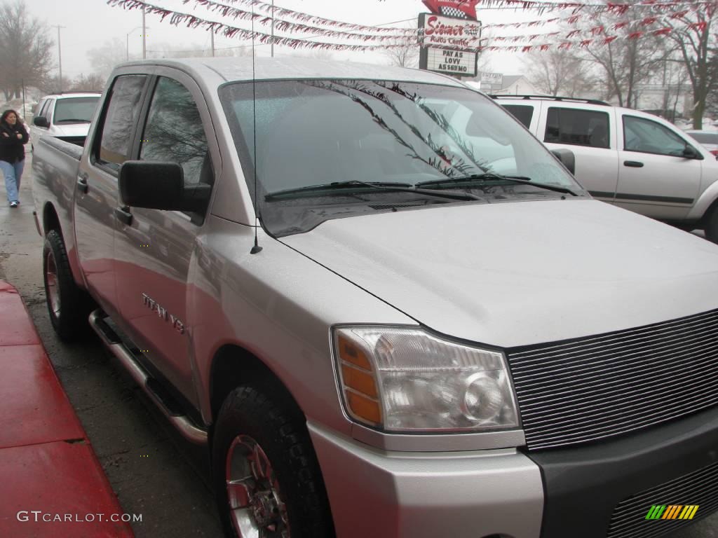 2006 Titan LE Crew Cab 4x4 - Radiant Silver / Graphite/Titanium photo #3