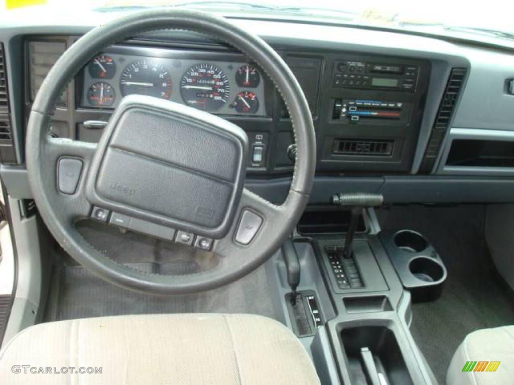 1996 Cherokee Sport 4WD - Stone White / Gray photo #13