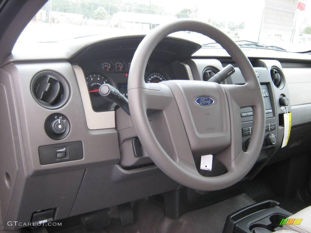 2010 F150 XL SuperCab - Oxford White / Medium Stone photo #3