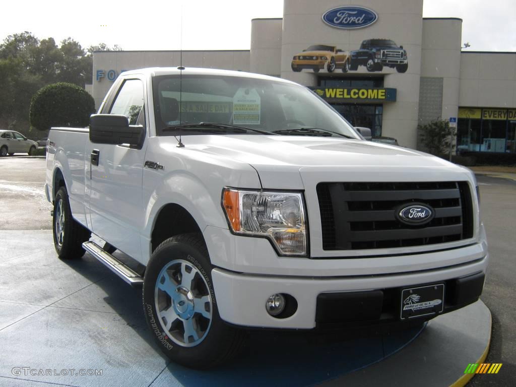 2010 F150 STX Regular Cab - Oxford White / Medium Stone photo #1