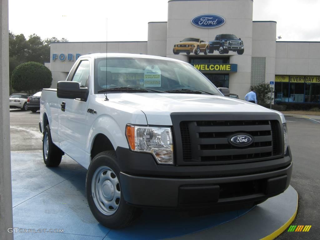 2010 F150 XL Regular Cab - Oxford White / Medium Stone photo #1