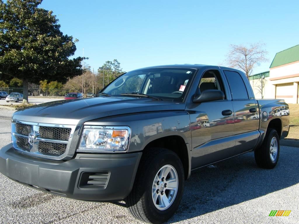 2008 Dakota SXT Crew Cab - Mineral Gray Metallic / Dark Slate Gray/Medium Slate Gray photo #1