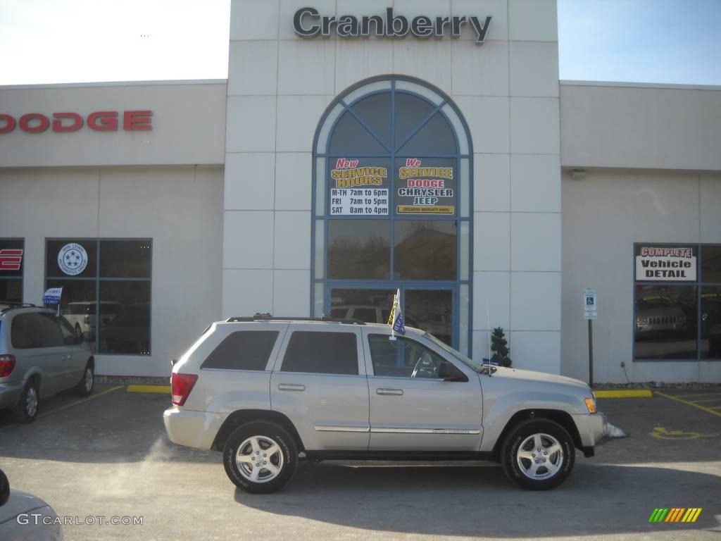 2007 Grand Cherokee Limited 4x4 - Light Graystone Pearl / Khaki photo #1