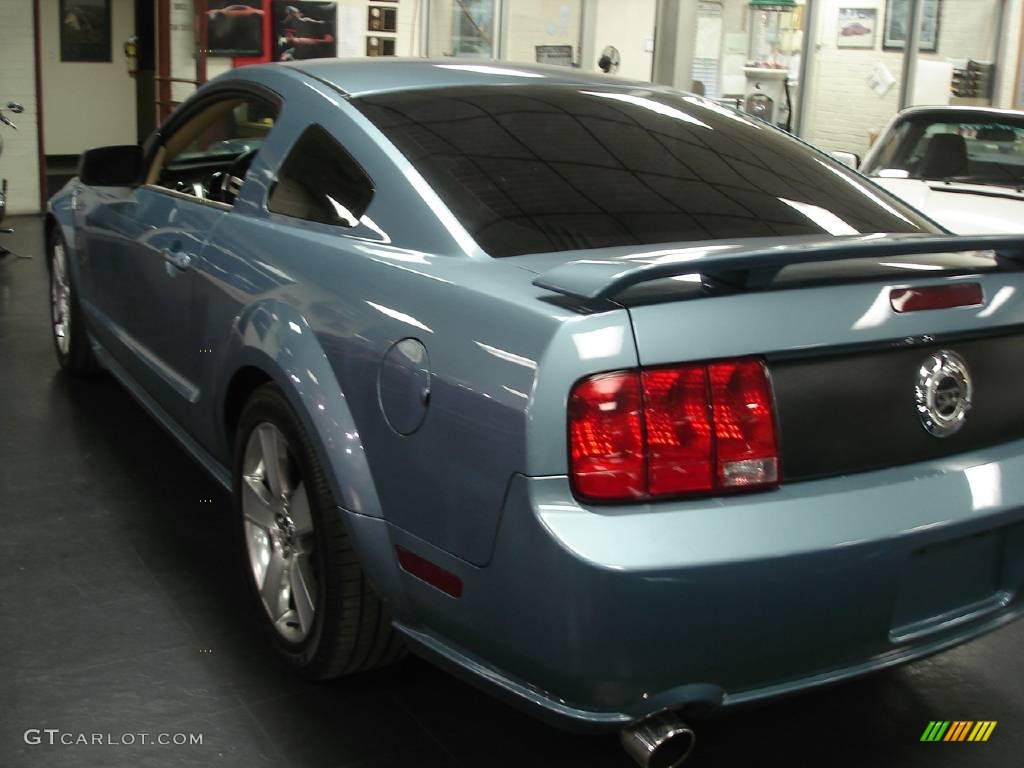 2007 Mustang GT Premium Coupe - Windveil Blue Metallic / Medium Parchment photo #7