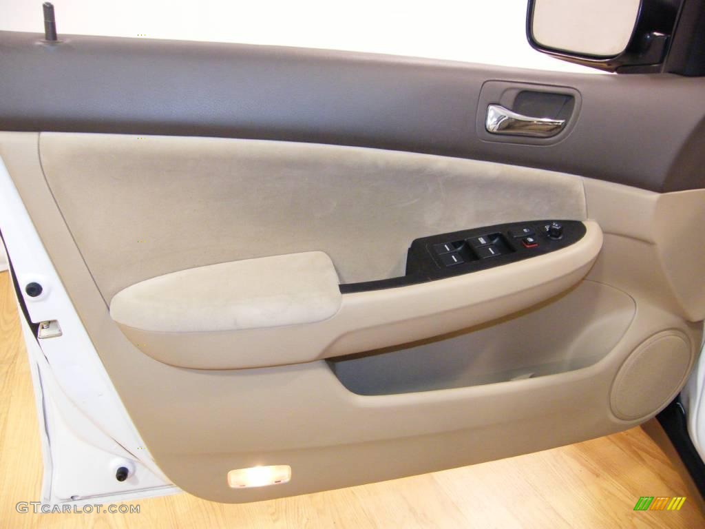 2003 Accord LX Sedan - Taffeta White / Ivory photo #17