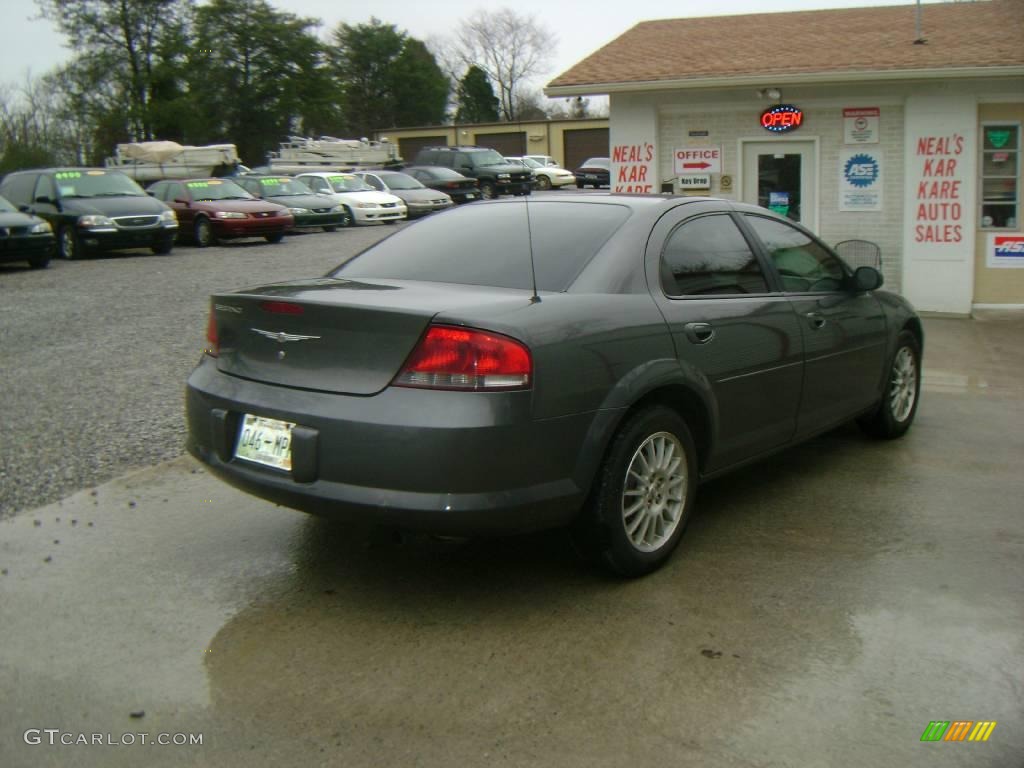 2004 Sebring LX Sedan - Graphite Metallic / Dark Slate Gray photo #5