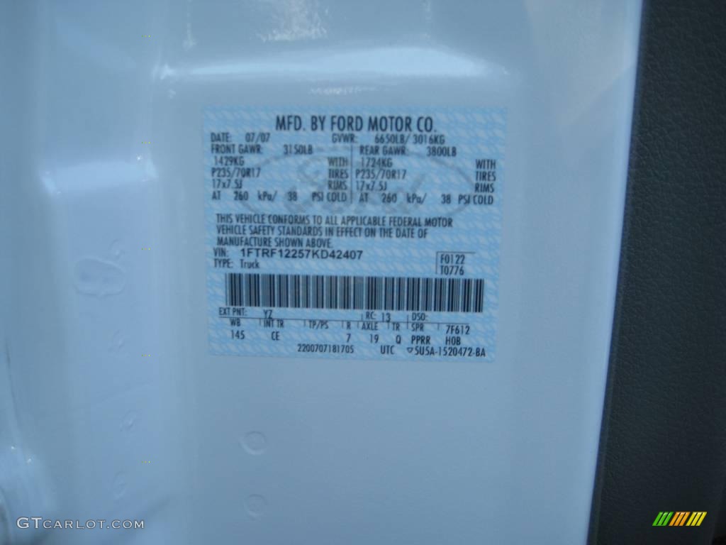 2007 F150 XL Regular Cab - Oxford White / Medium Flint photo #15