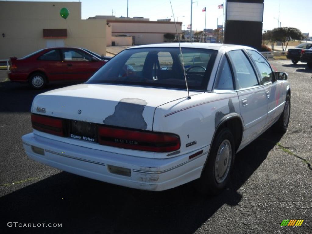 1994 Regal Custom Sedan - Bright White / Red photo #4