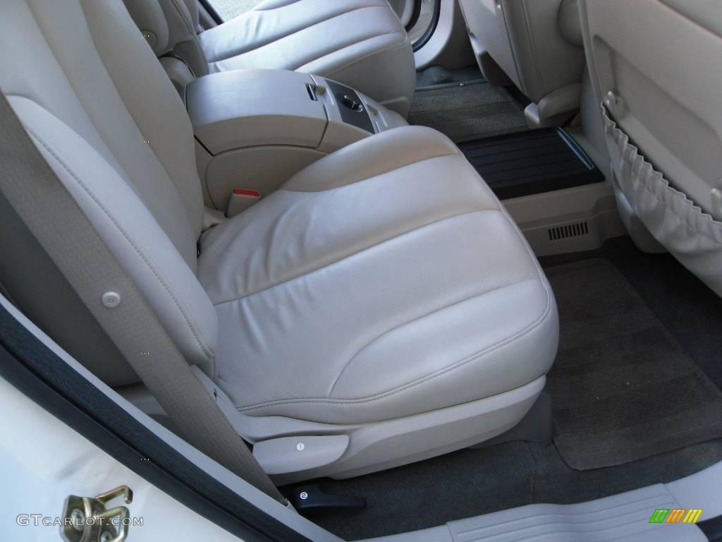 2005 Pacifica Touring AWD - Stone White / Light Taupe photo #13