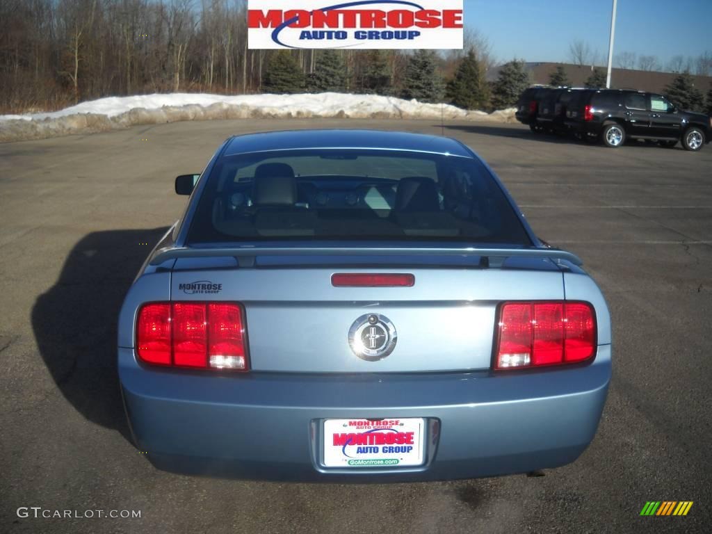 2006 Mustang V6 Premium Coupe - Windveil Blue Metallic / Dark Charcoal photo #4