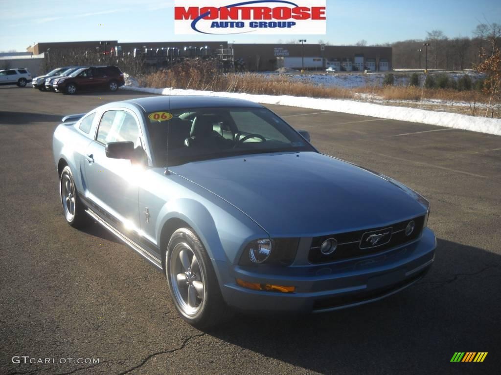2006 Mustang V6 Premium Coupe - Windveil Blue Metallic / Dark Charcoal photo #20