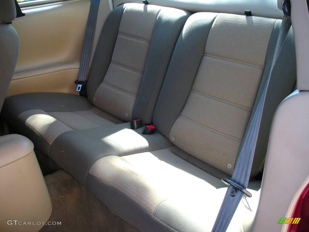 Medium Parchment Interior 2004 Ford Mustang V6 Coupe Photo #25167624