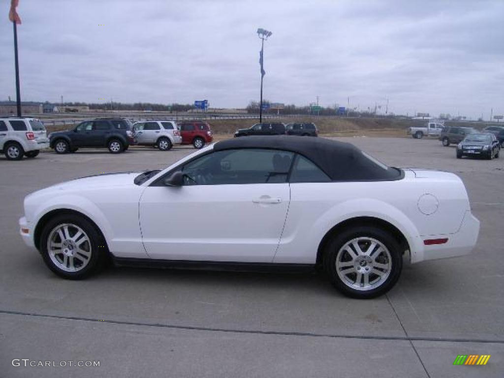 2005 Mustang V6 Premium Convertible - Performance White / Red Leather photo #6
