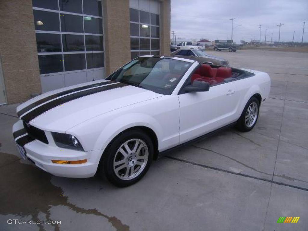 2005 Mustang V6 Premium Convertible - Performance White / Red Leather photo #22