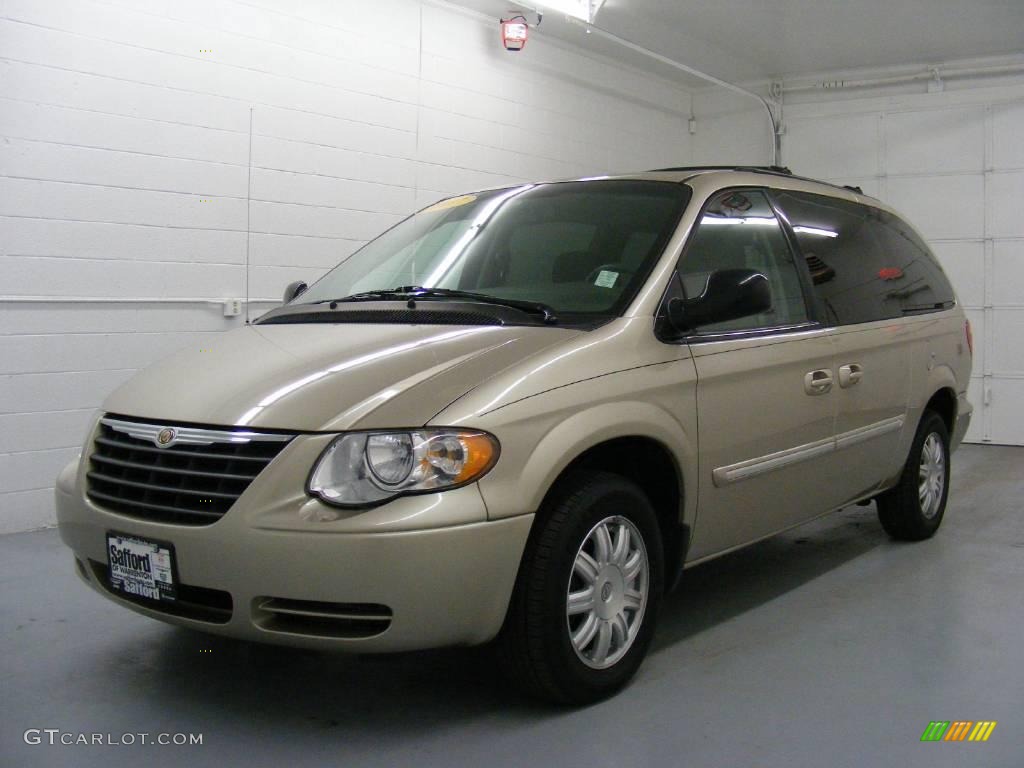2007 Town & Country Touring - Linen Gold Metallic / Dark Khaki/Light Graystone photo #1