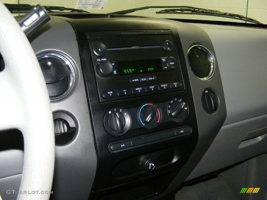2006 F150 XLT SuperCab 4x4 - Oxford White / Medium/Dark Flint photo #21