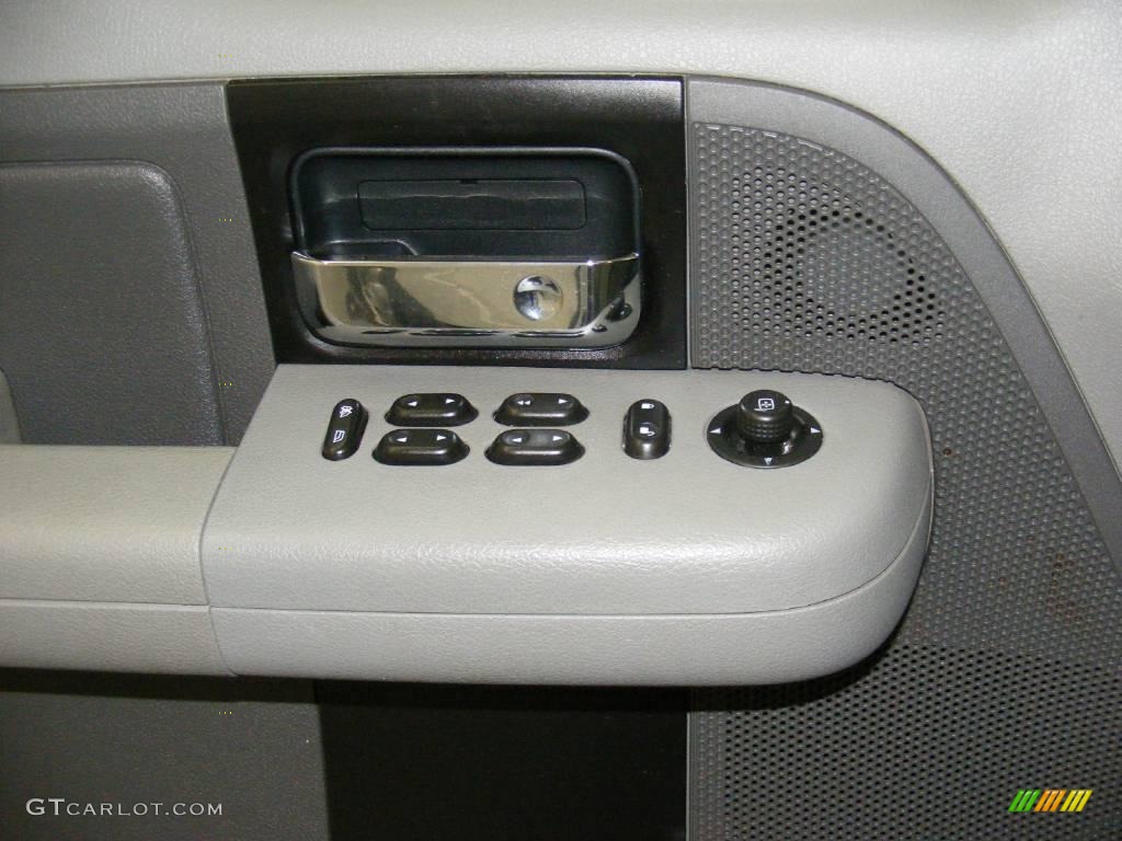 2006 F150 XLT SuperCab 4x4 - Oxford White / Medium/Dark Flint photo #24
