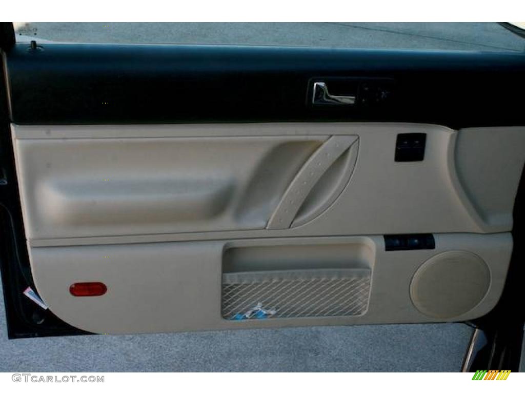 2008 Volkswagen New Beetle SE Coupe Cream Beige Door Panel Photo #25171780
