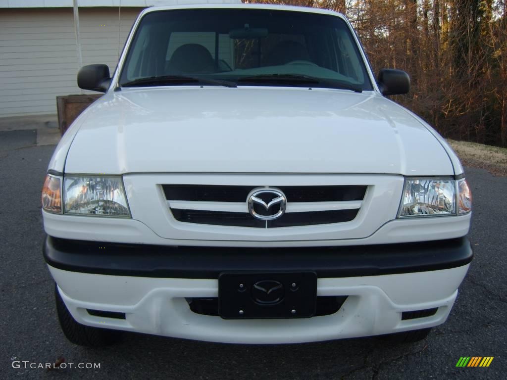 2003 B-Series Truck B4000 Cab Plus 4x4 - Classic White / Medium Dark Flint photo #2