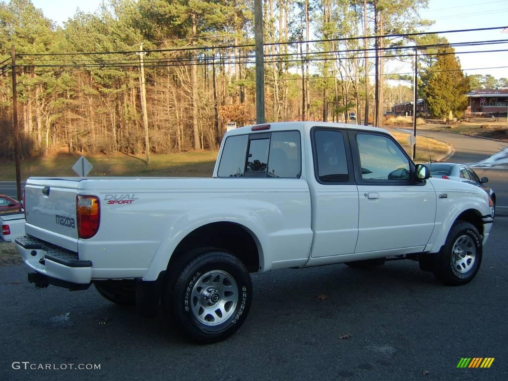 2003 B-Series Truck B4000 Cab Plus 4x4 - Classic White / Medium Dark Flint photo #4