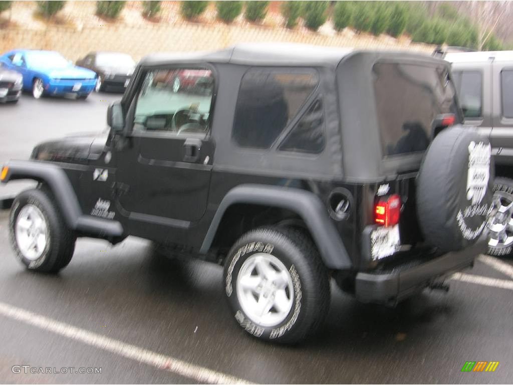 2004 Wrangler X 4x4 - Black / Dark Slate Gray photo #3