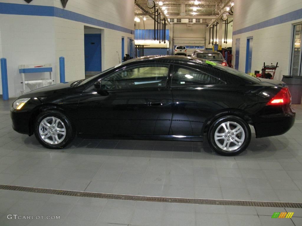 2007 Accord LX Coupe - Nighthawk Black Pearl / Black photo #4