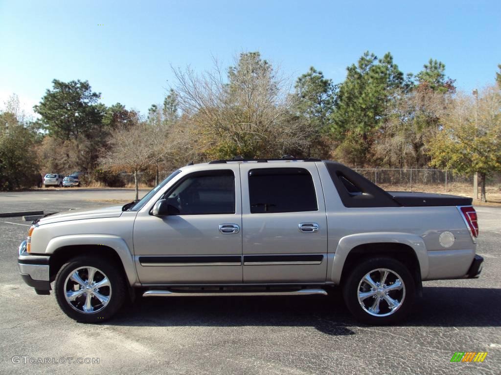 2005 Avalanche LS - Silver Birch Metallic / Gray/Dark Charcoal photo #2