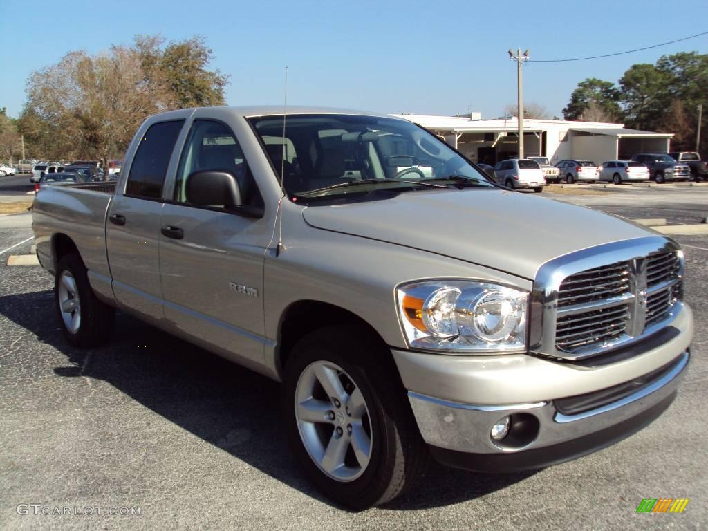 2008 Ram 1500 Big Horn Edition Quad Cab - Light Khaki Metallic / Khaki photo #10