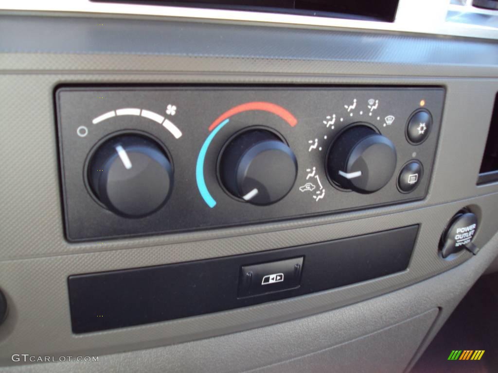 2008 Ram 1500 Big Horn Edition Quad Cab - Light Khaki Metallic / Khaki photo #19