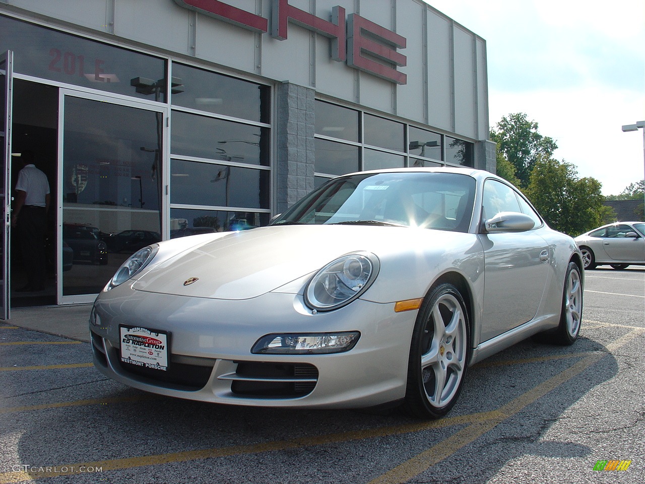 Arctic Silver Metallic Porsche 911